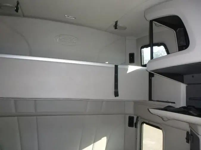 2021 Peterbilt 579