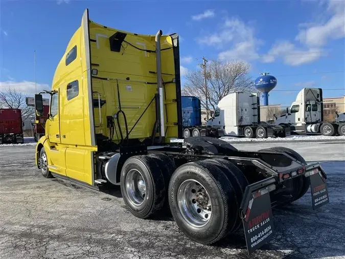 2021 VOLVO VNL64T760