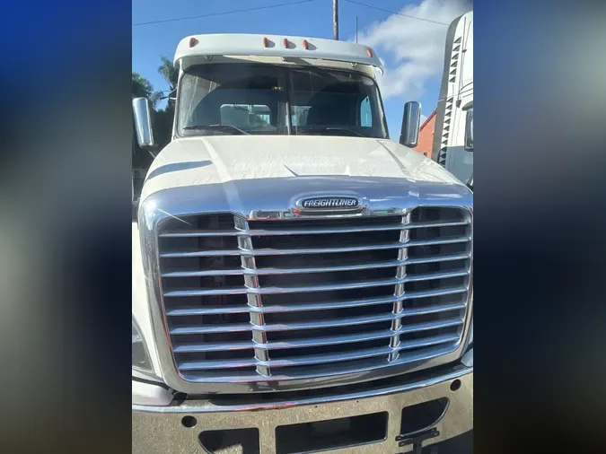 2020 FREIGHTLINER/MERCEDES CASCADIA 125824c57865ae3ef76308e5ca6bb26f60f