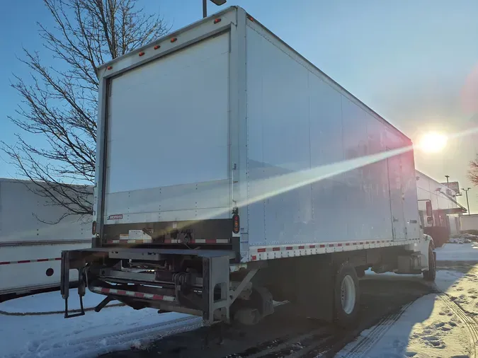 2018 FREIGHTLINER/MERCEDES M2 106