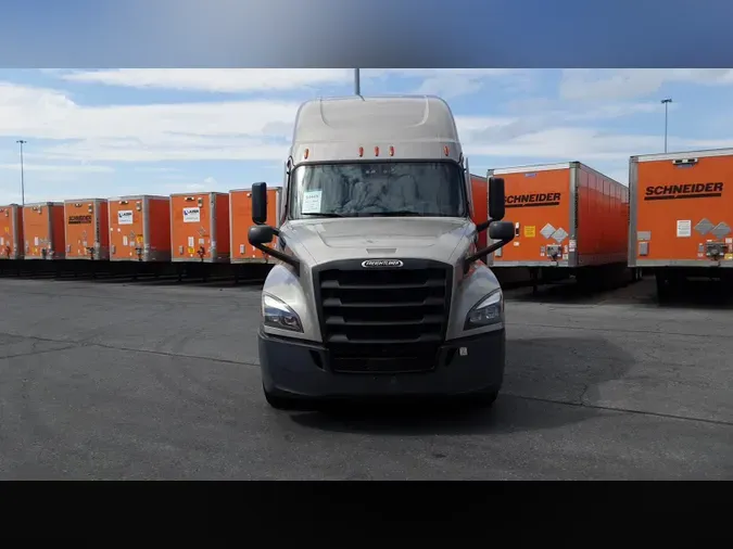 2023 Freightliner Cascadia 126824f29f8ca05ea6c3ac8a79b30c2935f