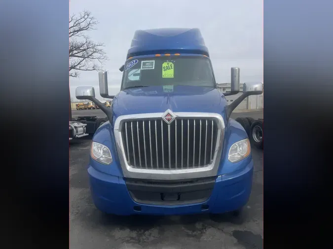 2022 International LT625