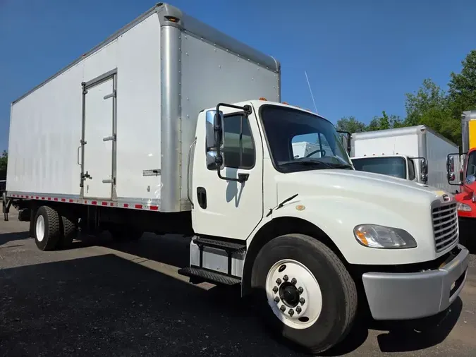 2018 FREIGHTLINER M2 106