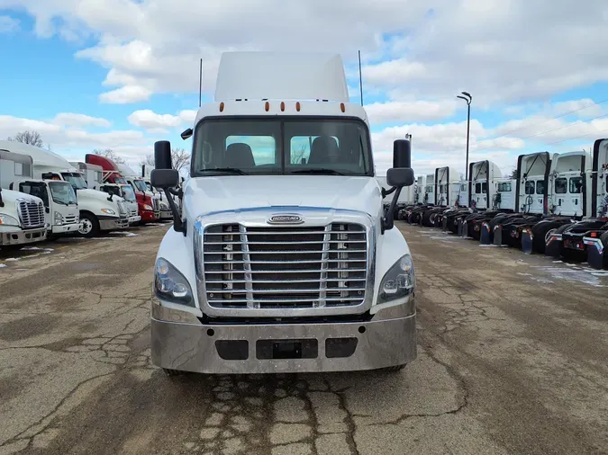 2018 FREIGHTLINER/MERCEDES CASCADIA 125