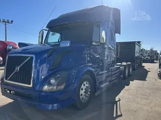 2016 VOLVO VNL64T670