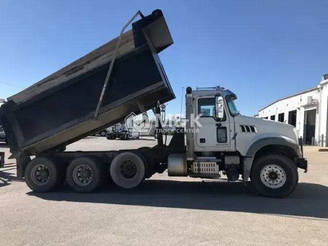 2016 MACK GU713