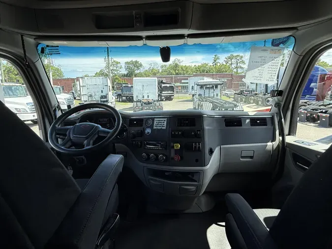 2022 Peterbilt 579