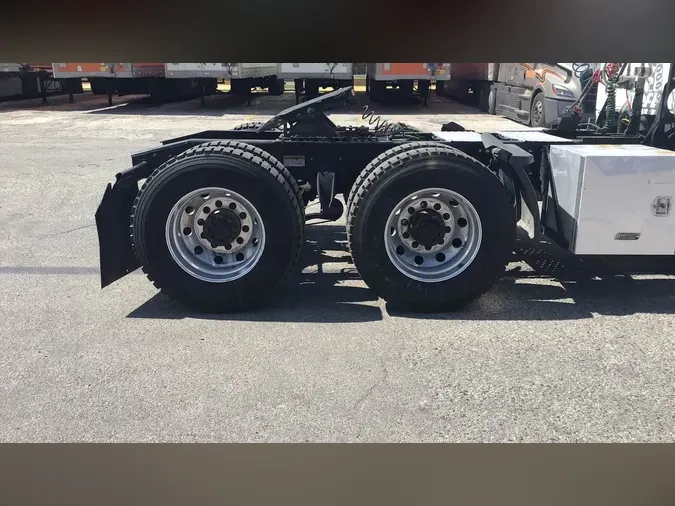 2021 Freightliner Cascadia 126
