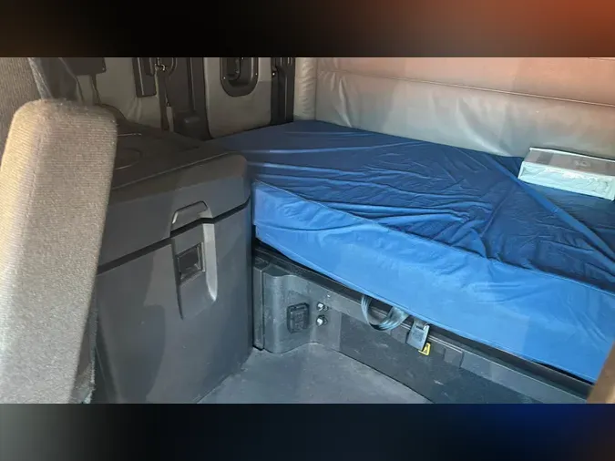 2022 Freightliner Cascadia 126