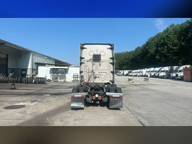 2022 Freightliner Cascadia 126