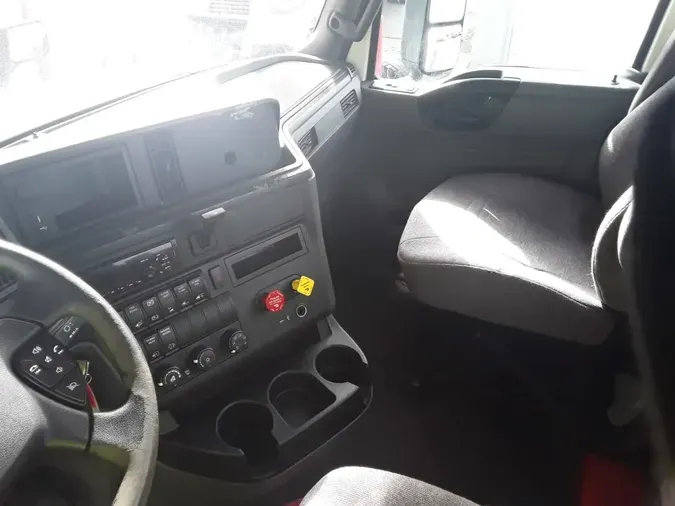 2020 NAVISTAR INTERNATIONAL LT625 DAYCAB T/A