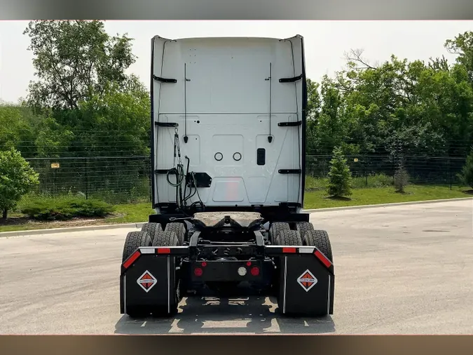 2022 INT LT625 6x4