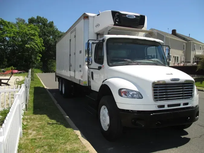 2019 FREIGHTLINER M2-106