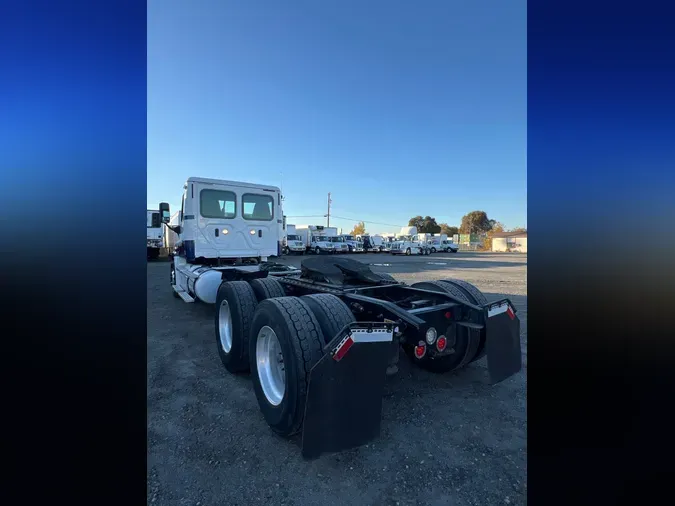 2018 FREIGHTLINER/MERCEDES CASCADIA 125