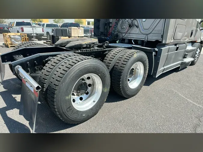 2024 Freightliner Cascadia 126