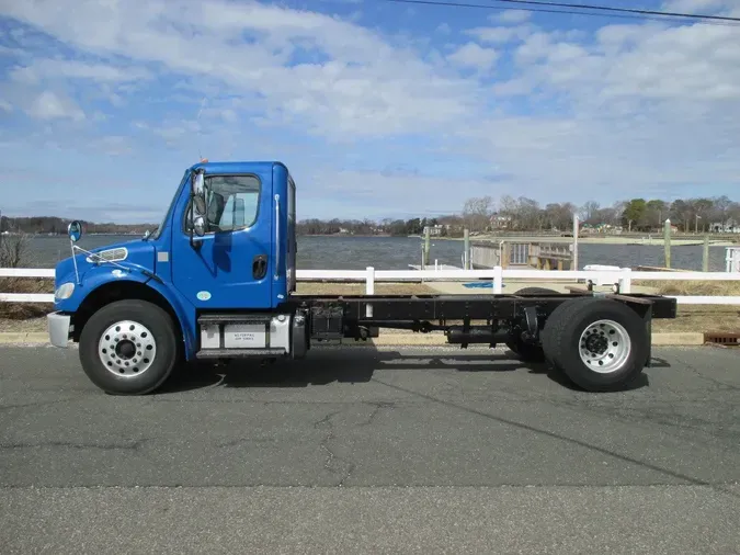 2016 FREIGHTLINER M2
