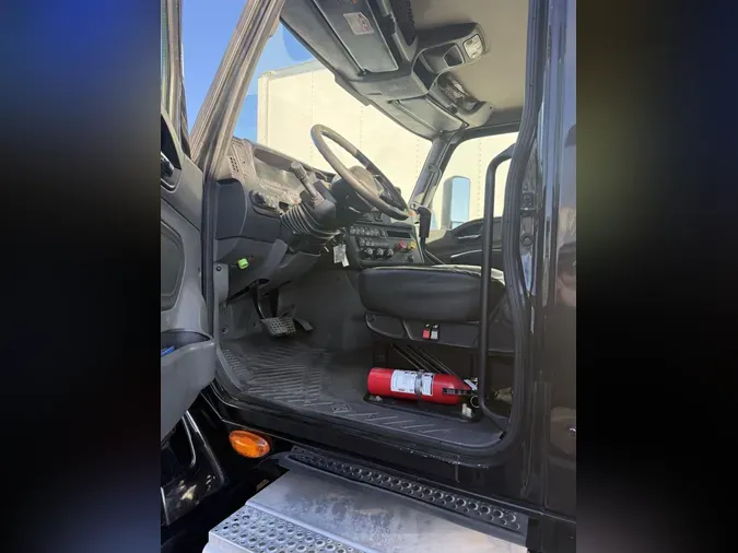 2020 International LT625