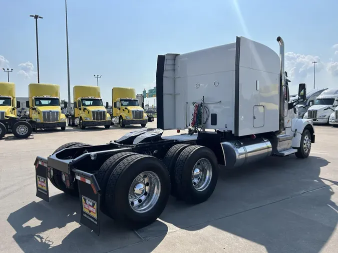2020 Peterbilt 567
