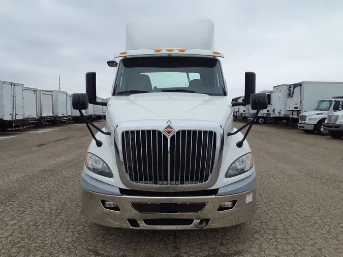 2019 NAVISTAR INTERNATIONAL RH613 DAYCAB S/A