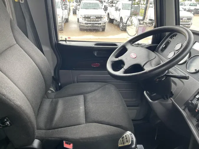 2022 Peterbilt 389