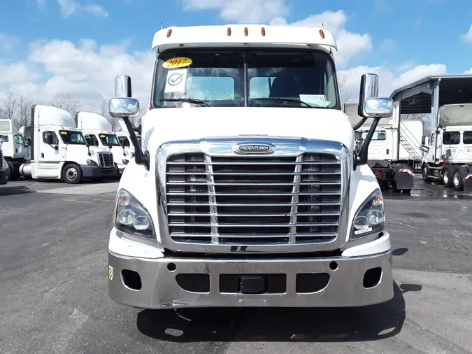 2017 FREIGHTLINER/MERCEDES CASCADIA 113