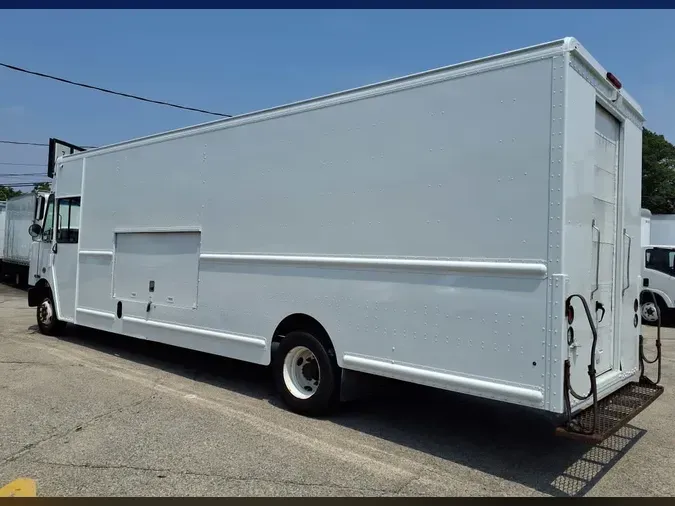 2016 FRTLR CUSTOM CHASSIS CORP MT55