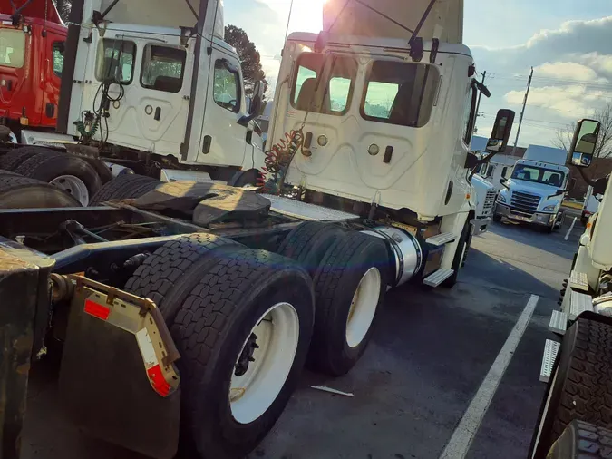 2018 FREIGHTLINER/MERCEDES CASCADIA 125