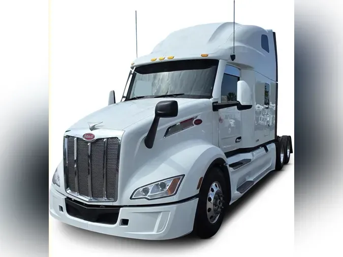 2024 Peterbilt 579827bd71f1f9e284e7429a3cc04e69d4d