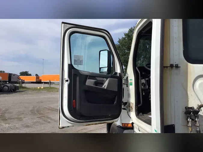 2020 Freightliner Cascadia 12682838ae7504f448656ac3e72051d712c
