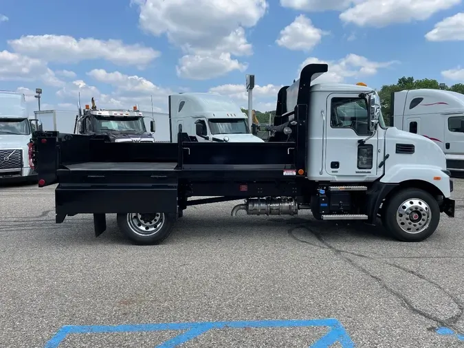 2026 MACK MD MD6