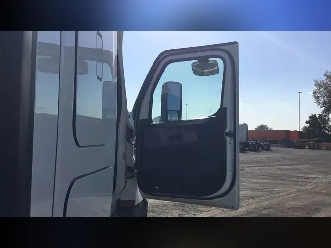 2022 Freightliner Cascadia 126