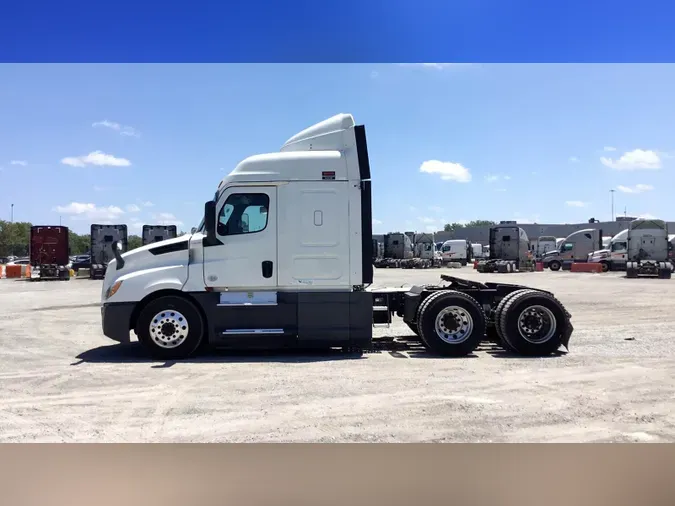 2020 Freightliner Cascadia 126