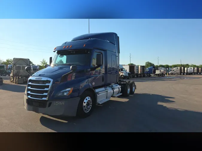 2020 Freightliner Cascadia 126