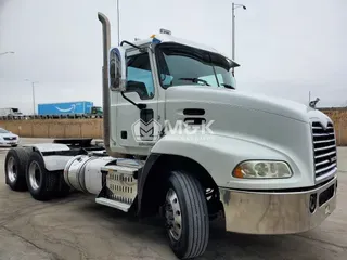 2017 MACK CXU613