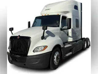 2022 International LT625