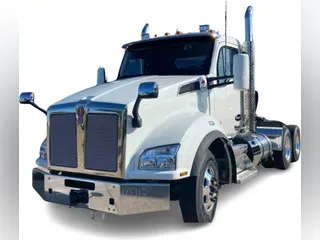 2025 Kenworth T880