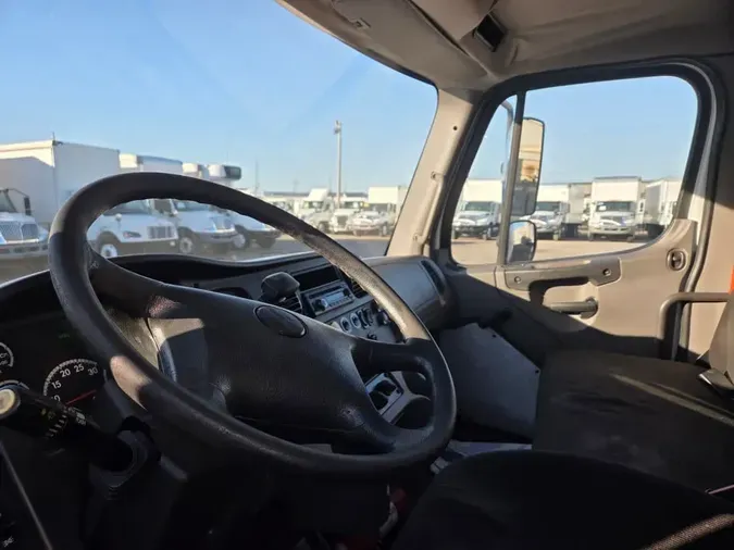 2016 FREIGHTLINER/MERCEDES M2 106829a99b6c57253fcb7827f4259bb9046