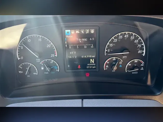 2022 FREIGHTLINER CA126