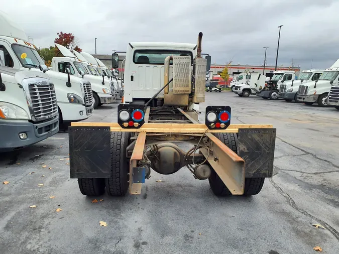 2015 FREIGHTLINER/MERCEDES M2 106