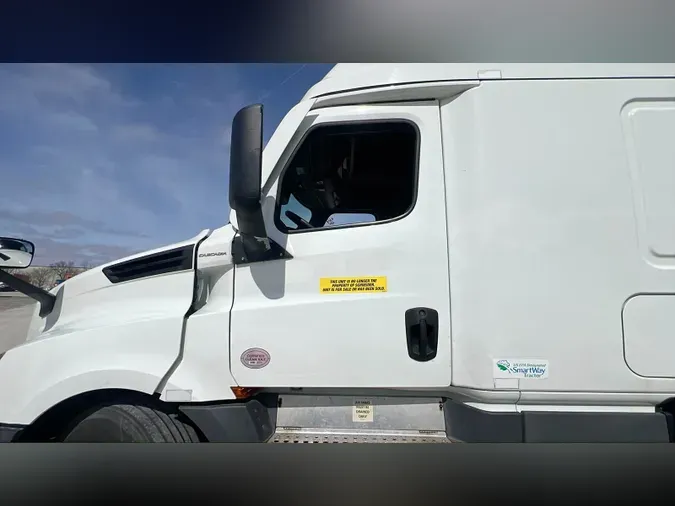 2021 Freightliner Cascadia 126