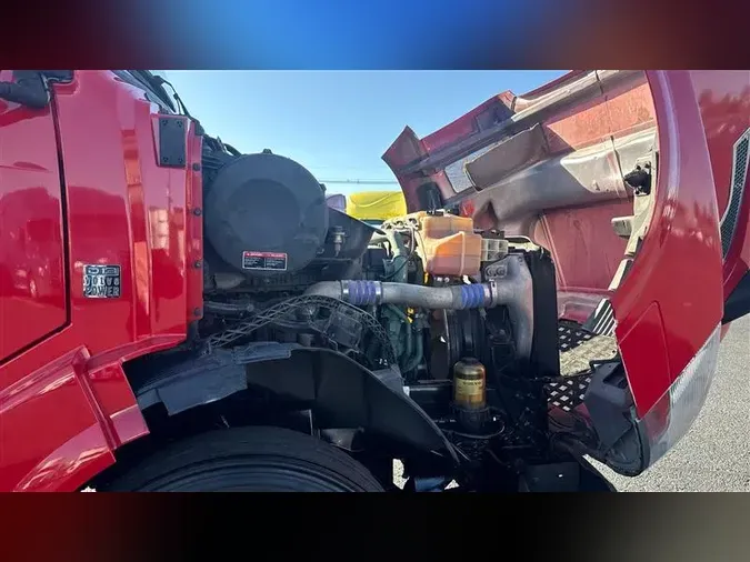 2018 VOLVO VNL730