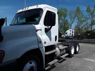 2015 FREIGHTLINER/MERCEDES CASCADIA 125
