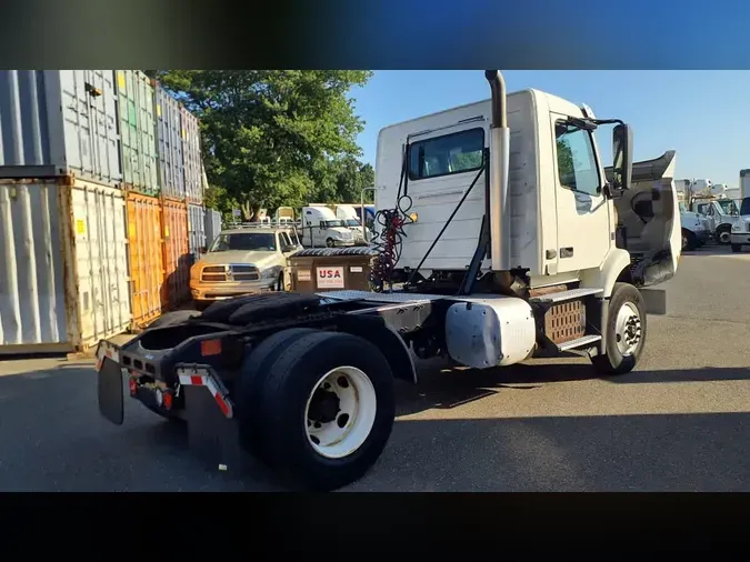2014 VOLVO VNM42TRACTOR82aa12055496ab51cd2b263774cf741b