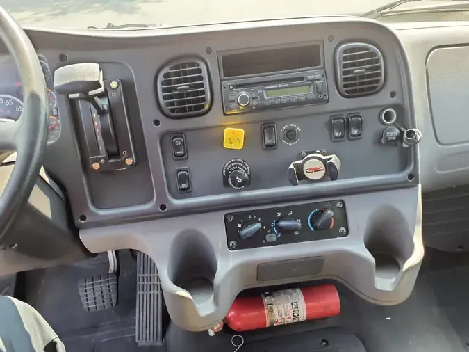 2017 FREIGHTLINER M2 106