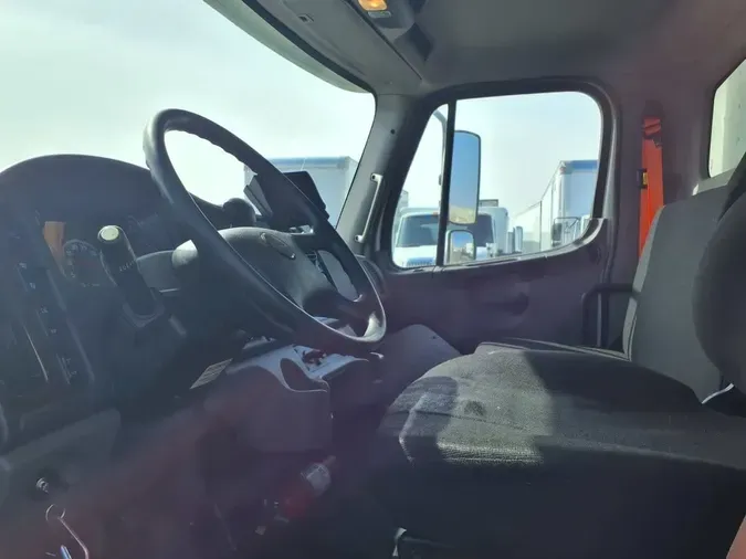 2019 FREIGHTLINER/MERCEDES M2 106
