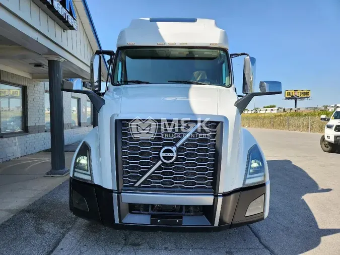 2021 VOLVO VNL64T760