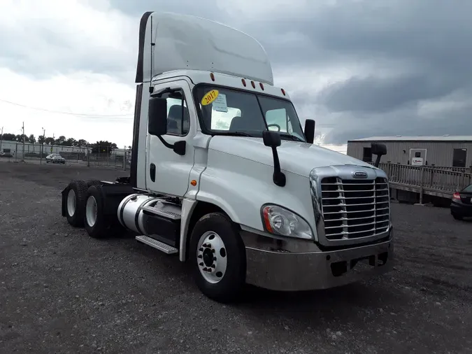 2017 FREIGHTLINER/MERCEDES CASCADIA 125