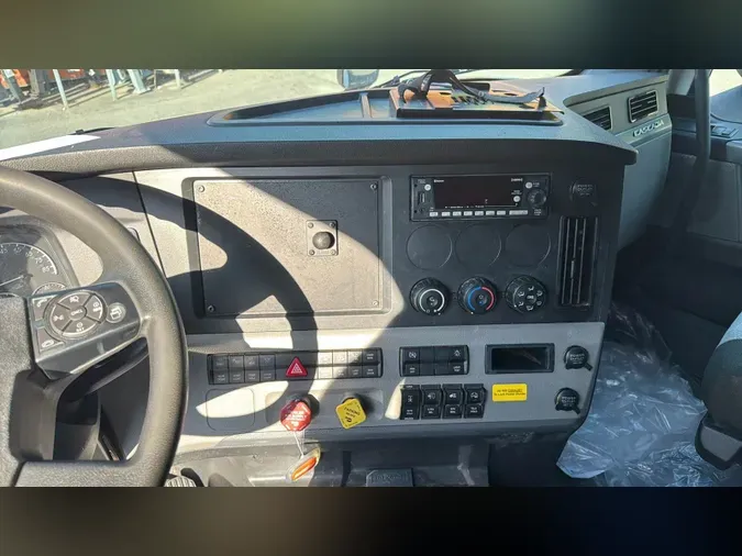 2022 Freightliner Cascadia 126