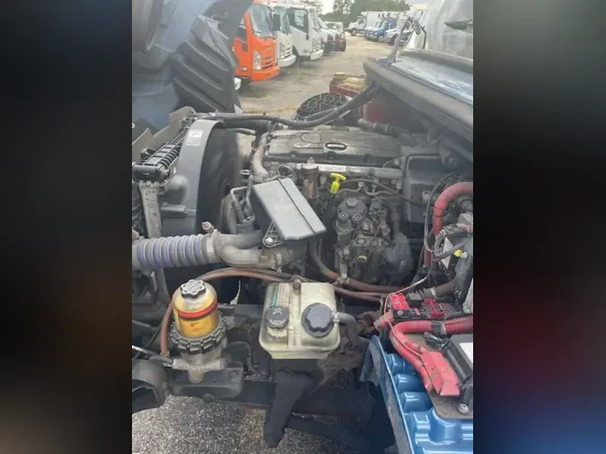 2019 FREIGHTLINER M2 106