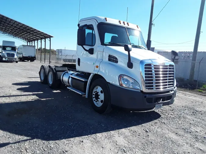 2017 FREIGHTLINER/MERCEDES CASCADIA 113